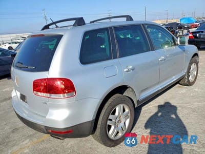 Trzecie zdjęcie samochodu z tyłu: 2006 VOLKSWAGEN TOUAREG 4.2 VIN:WVGZM77L16D054733 - miniatura