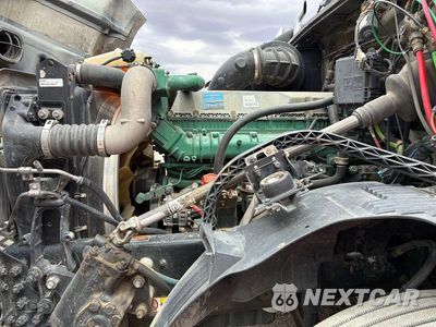 Zdjęcie 7 z 10 samochodu: 2016 VOLVO VN VNL VIN:4V4NC9EH8GN962502 - miniatura