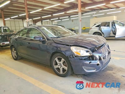 Czwarte zdjęcie samochodu z boku: 2013 VOLVO S60 T5 VIN:YV1612FS7D2180898 - miniatura