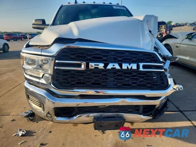 Piąte zdjęcie samochodu w środku: 2020 RAM 2500 TRADESMAN VIN:3C6UR5CJ5LG285519 - miniatura