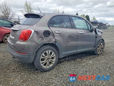 Trzecie zdjęcie samochodu z tyłu: 2016 FIAT 500X EASY VIN:ZFBCFYBT6GP510083 - miniatura