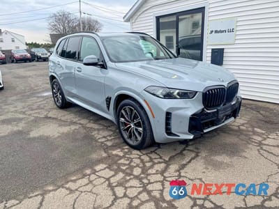 Czwarte zdjęcie samochodu z boku: 2024 BMW X5 XDRIVE40I VIN:5UX23EU01R9S67209 - miniatura
