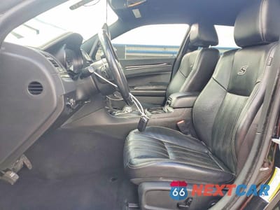 Zdjęcie 7 z 13 samochodu: 2019 CHRYSLER 300 S VIN:2C3CCABG2KH648060 - miniatura