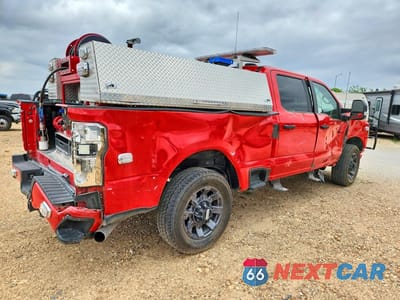 Trzecie zdjęcie samochodu z tyłu: 2024 FORD F350 SUPER - BRUSH FIRE TRUCK VIN:1FT8W3BN5REE28917 - miniatura