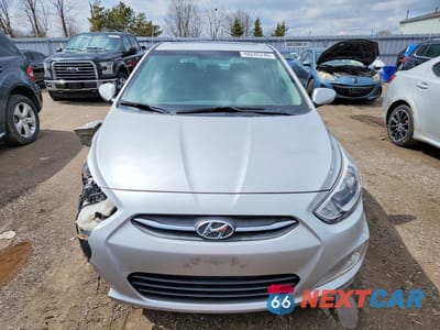 Piąte zdjęcie samochodu w środku: 2017 HYUNDAI ACCENT SE VIN:KMHCT5AE0HU342690 - miniatura