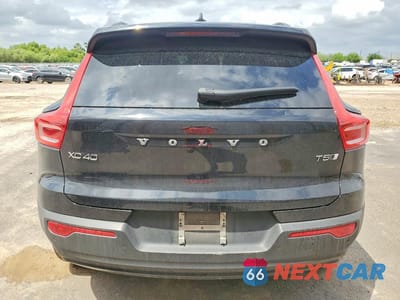 Zdjęcie 6 z 13 samochodu: 2021 VOLVO XC40 T5 R-DESIGN VIN:YV4162UM8M2526850 - miniatura