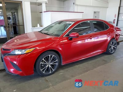 2020 TOYOTA CAMRY SE 4T1G11AK6LU379645 - główne zdjęcie licytacji z USA - miniatura