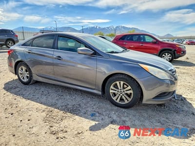Czwarte zdjęcie samochodu z boku: 2014 HYUNDAI SONATA GLS VIN:5NPEB4AC8EH830932 - miniatura