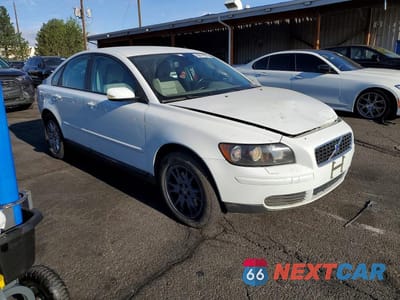 Czwarte zdjęcie samochodu z boku: 2005 VOLVO S40 2.4I VIN:YV1MS382552049610 - miniatura