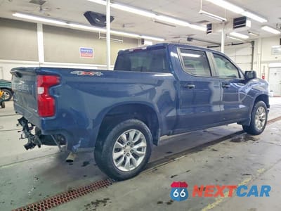 Trzecie zdjęcie samochodu z tyłu: 2023 CHEVROLET SILVERADO K1500 CUSTOM VIN:3GCPDBEK0PG203291 - miniatura