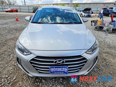 Piąte zdjęcie samochodu w środku: 2018 HYUNDAI ELANTRA VALUE EDITION VIN:5NPD84LF5JH214018 - miniatura