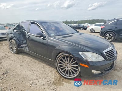 Czwarte zdjęcie samochodu z boku: 2007 MERCEDES-BENZ S 550 VIN:WDDNG71X47A021286 - miniatura