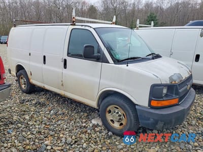 Czwarte zdjęcie samochodu z boku: 2011 CHEV EXPRESS G2500 VIN:1GCWGFFA2B1141772 - miniatura