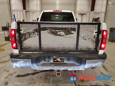 Zdjęcie 6 z 13 samochodu: 2007 CHEVROLET SILVERADO K2500 HEAVY DUTY VIN:1GCHK29K07E603542 - miniatura