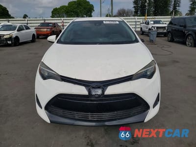 Piąte zdjęcie samochodu w środku: 2019 TOYOTA COROLLA LE VIN:2T1BURHE9KC189483 - miniatura