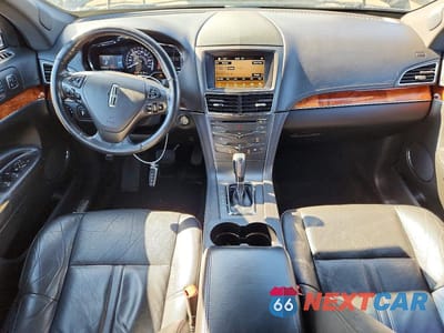 Zdjęcie 8 z 13 samochodu: 2018 LINCOLN MKT VIN:2LMHJ5NK5JBL02598 - miniatura
