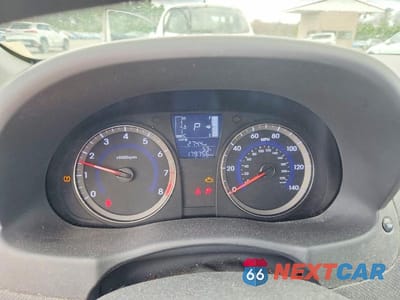 Zdjęcie 9 z 12 samochodu: 2016 HYUNDAI ACCENT SE VIN:KMHCT4AE7GU015695 - miniatura