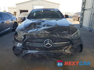 Piąte zdjęcie samochodu w środku: 2023 MERCEDES-BENZ E 350 VIN:W1KZF8DB3PB120315 - miniatura