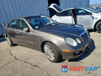 Czwarte zdjęcie samochodu z boku: 2008 MERCEDES-BENZ E 350 4MATIC VIN:WDBUF87X48B341739 - miniatura