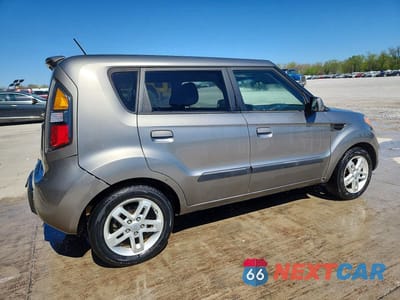 Trzecie zdjęcie samochodu z tyłu: 2010 KIA SOUL + VIN:KNDJT2A27A7179847 - miniatura