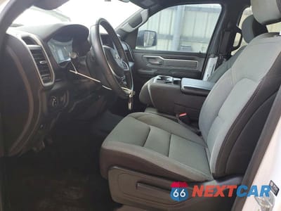 Zdjęcie 7 z 11 samochodu: 2023 RAM 1500 BIG HORN VIN:1C6SRFFT1PN581452 - miniatura