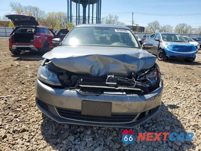 Piąte zdjęcie samochodu w środku: 2014 VOLKSWAGEN JETTA SE VIN:3VWD07AJ9EM381737 - miniatura
