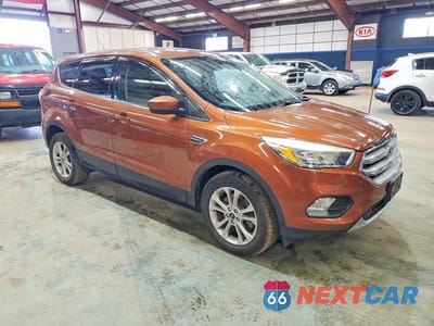 Czwarte zdjęcie samochodu z boku: 2017 FORD ESCAPE SE VIN:1FMCU9GD0HUA02202 - miniatura