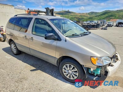 Czwarte zdjęcie samochodu z boku: 2002 TOYOTA SIENNA CE VIN:4T3ZF19C72U473014 - miniatura