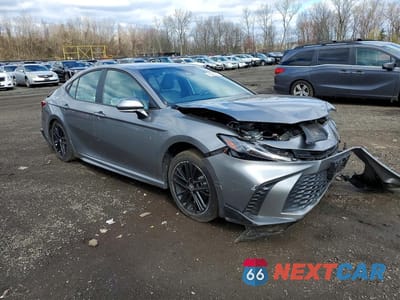 Czwarte zdjęcie samochodu z boku: 2025 TOYOTA CAMRY SE VIN:4T1DBADK9SU508844 - miniatura