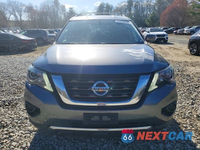 Piąte zdjęcie samochodu w środku: 2017 NISSAN PATHFINDER S VIN:5N1DR2MM7HC630491 - miniatura