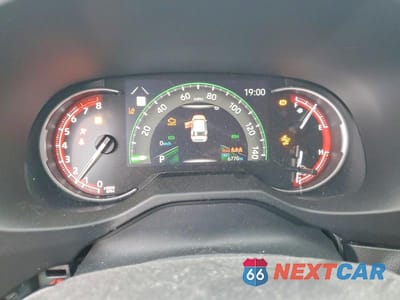 Zdjęcie 9 z 13 samochodu: 2024 TOYOTA RAV4 XLE PREMIUM VIN:2T3C1RFV1RW360534 - miniatura