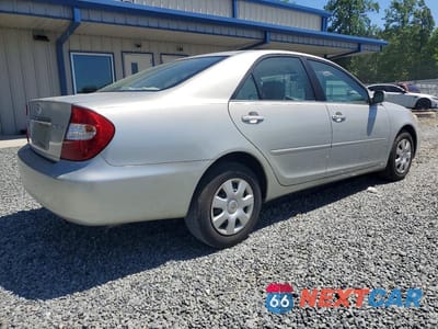 Trzecie zdjęcie samochodu z tyłu: 2004 TOYOTA CAMRY LE VIN:4T1BE32K64U899421 - miniatura