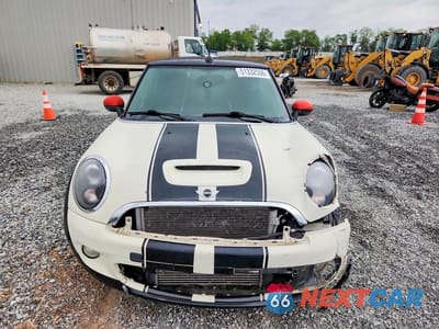 Piąte zdjęcie samochodu w środku: 2009 MINI COOPER S VIN:WMWMS33529TY07536 - miniatura