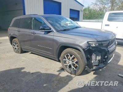 Czwarte zdjęcie samochodu z boku: 2023 JEEP GRAND CHEROKEE LIMITED VIN:1C4RJHBGXP8895599 - miniatura