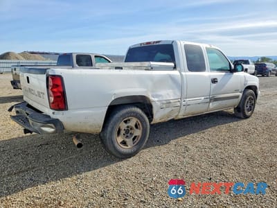 Trzecie zdjęcie samochodu z tyłu: 2002 CHEVROLET SILVERADO C1500 VIN:2GCEC19T921249758 - miniatura