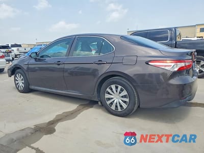 Drugie zdjęcie samochodu z przodu: 2018 TOYOTA CAMRY LE VIN:4T1B31HK0JU502993 - miniatura