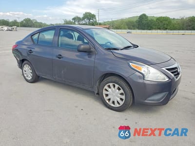 Czwarte zdjęcie samochodu z boku: 2015 NISSAN VERSA 1.6 S VIN:3N1CN7AP3FL942559 - miniatura