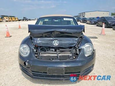 Piąte zdjęcie samochodu w środku: 2015 VOLKSWAGEN BEETLE 1.8T VIN:3VW517AT1FM802872 - miniatura