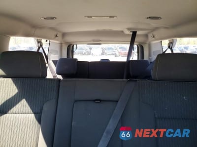 Zdjęcie 10 z 13 samochodu: 2018 CHEVROLET SUBURBAN K1500 LS VIN:1GNSKGKC2JR122818 - miniatura