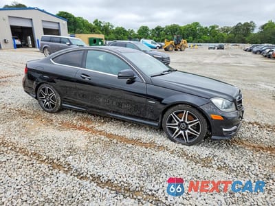 Czwarte zdjęcie samochodu z boku: 2013 MERCEDES-BENZ C 250 VIN:WDDGJ4HB4DG099692 - miniatura