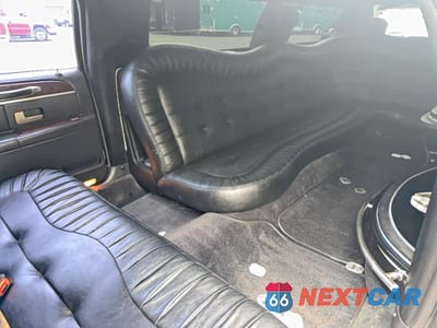 Zdjęcie 6 z 10 samochodu: 2007 LINCOLN TOWN CAR EXECUTIVE VIN:1L1FM88W87Y628418 - miniatura