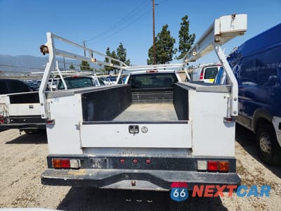 Zdjęcie 6 z 12 samochodu: 2004 GMC NEW SIERRA C3500 VIN:1GDJC34U44E247018 - miniatura