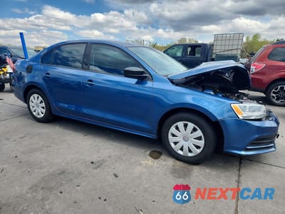 Czwarte zdjęcie samochodu z boku: 2016 VOLKSWAGEN JETTA S VIN:3VW267AJ2GM372631 - miniatura