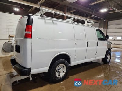 Trzecie zdjęcie samochodu z tyłu: 2018 CHEVROLET EXPRESS 2500 CARGO UTILITY / SERVICE VAN VIN:1GCWGAFG4J1338884 - miniatura