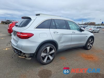 Trzecie zdjęcie samochodu z tyłu: 2019 MERCEDES-BENZ GLC 350E VIN:WDC0G5EB6KF494667 - miniatura