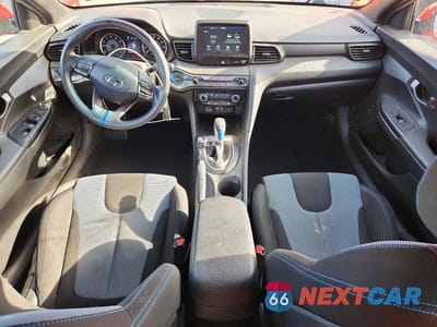 Zdjęcie 8 z 13 samochodu: 2021 HYUNDAI VELOSTER 2.0L VIN:KMHTG6AF7MU032601 - miniatura