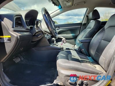 Zdjęcie 7 z 13 samochodu: 2017 HYUNDAI ELANTRA LIMITED VIN:KMHD84LF1HU146828 - miniatura
