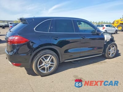 Trzecie zdjęcie samochodu z tyłu: 2012 PORSCHE CAYENNE VIN:WP1AA2A24CLA02624 - miniatura