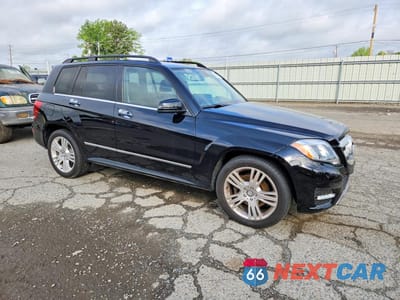 Czwarte zdjęcie samochodu z boku: 2015 MERCEDES-BENZ GLK 350 VIN:WDCGG5HB4FG408749 - miniatura