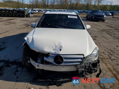 Piąte zdjęcie samochodu w środku: 2013 MERCEDES-BENZ C 300 4MATIC VIN:WDDGF8AB5DR243239 - miniatura